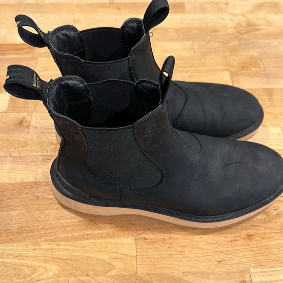 Sorel boots - 8.5 Hi-Line™ Chelsea - Picture 2 of 7